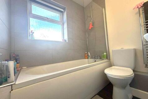 BATHROOM BEVIS ROAD.jpg