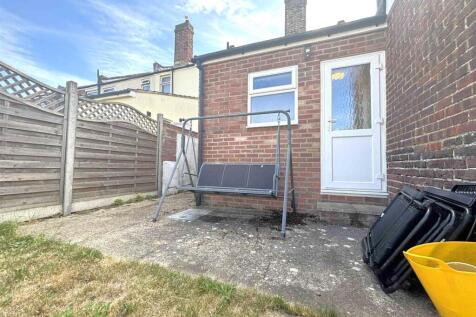 GARDEN 1 BEVIS ROAD.jpg
