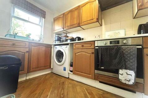 KITCHEN 2.jpg