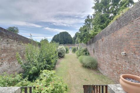 RESIDENTS GARDEN