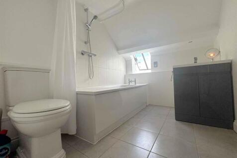 BATHROOM 1.jpg