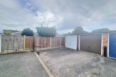Drive &amp; Garage