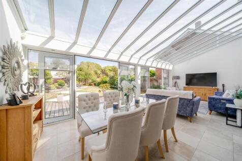 Dining/Family Room