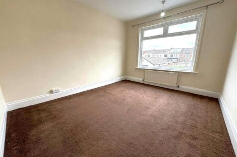1ST BEDROOM.jpg