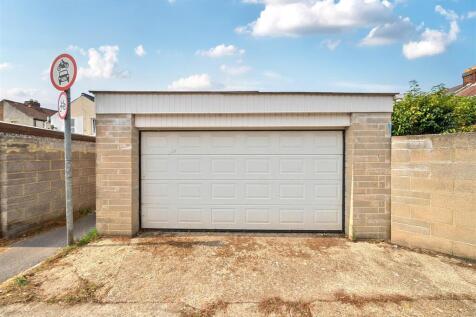 DOUBLE GARAGE