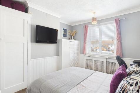 Bedroom 4.jpg