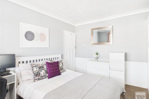 Bedroom 1.jpg