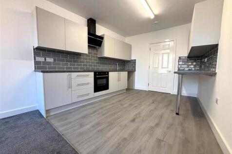 KITCHEN 1 2.jpg
