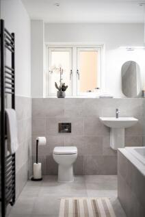 Bathroom_2.jpg