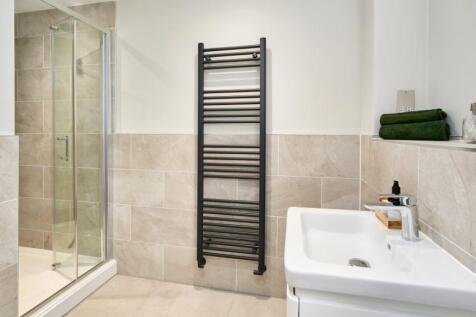 gallery_Courtfield-Gardens-Trowbridge-plot-12-bath