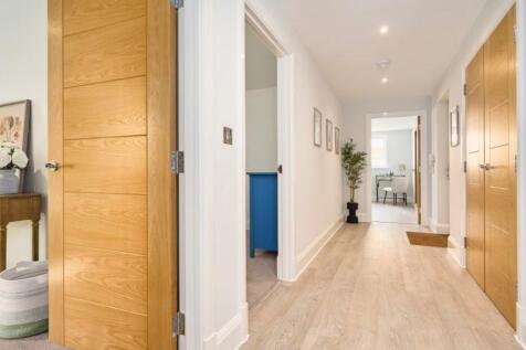 gallery_Courtfield-Gardens-Trowbridge-plot-12-hall