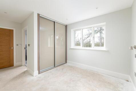 Bedroom1_3.jpg