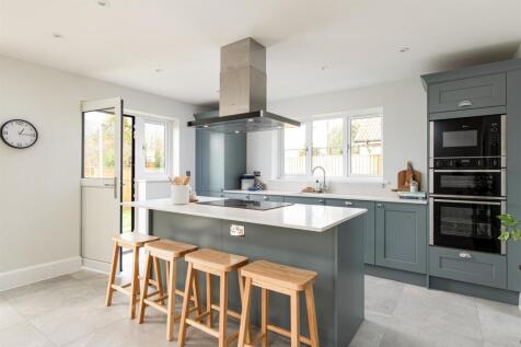 Kitchen_1.jpg