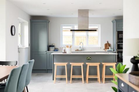 Kitchen_2.jpg