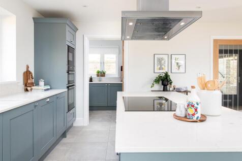 Kitchen_4.jpg
