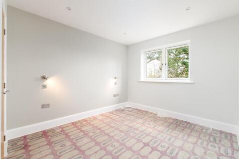 Bedroom1_2.jpg
