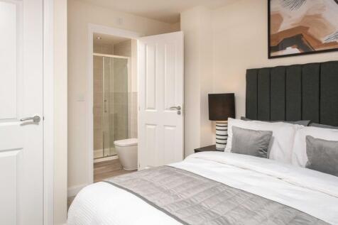 Greenwood View Home Main bedroom