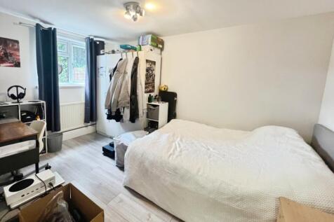 pbox-bedroom-296454.jpg