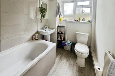 pbox-bathroom-296454.jpg