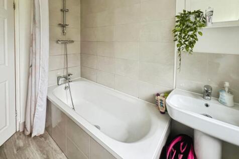 pbox-bathroom-296454.jpg