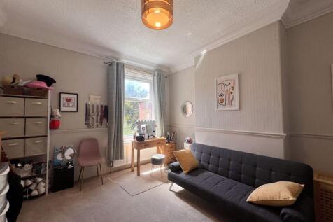 Bedroom with two single beds