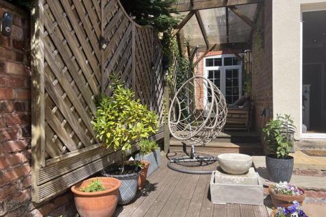 Rear Garden Egg Chair