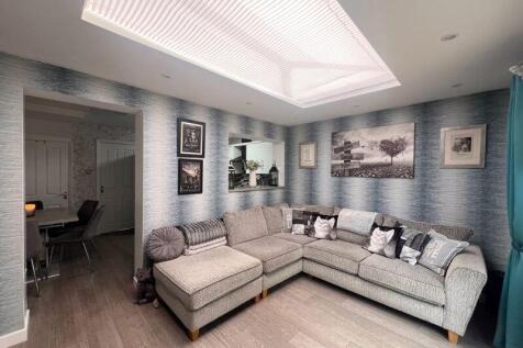 4 - Reception Room
