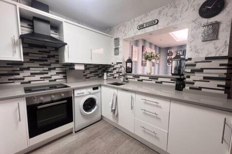 5 - Kitchen