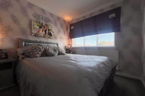 14 - Master Bedroom