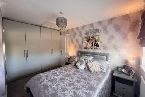 15 - Master Bedroom