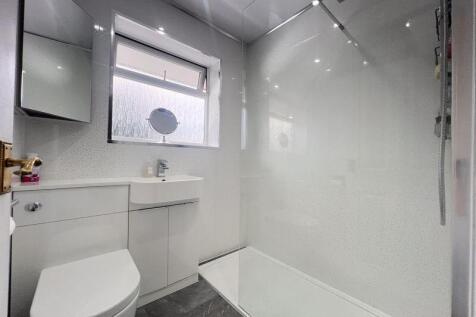 20 - Bathroom