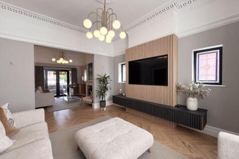 Living Room Right (4)