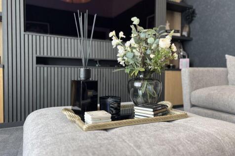 Living Room Left (3) - Flowers