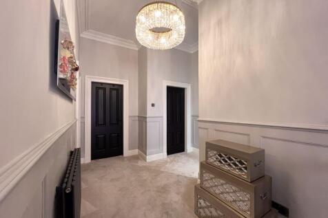 Upstairs Landing (2)
