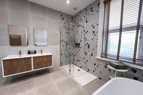 Bathroom (4)