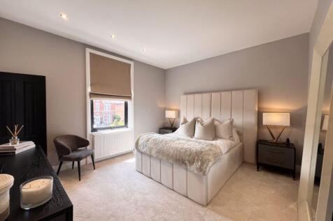 Master Bedroom (1)