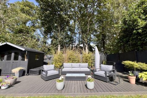 Rear Decking Area