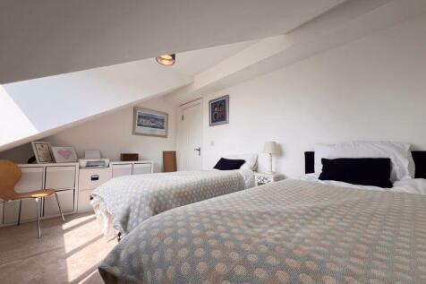 Twin Bedroom