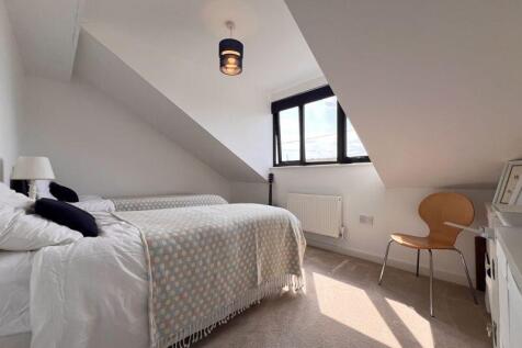 Twin Bedroom