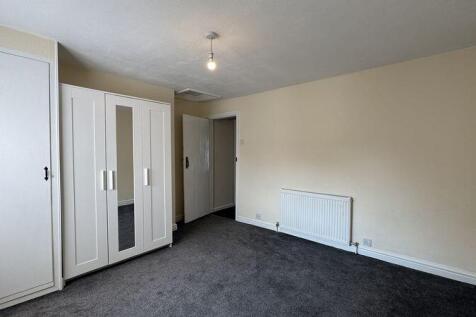 Bedroom 2 &amp; wardrobes