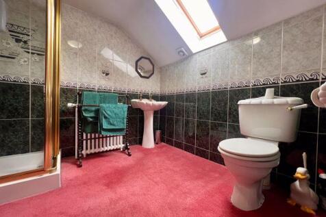 Upstairs Ensuite