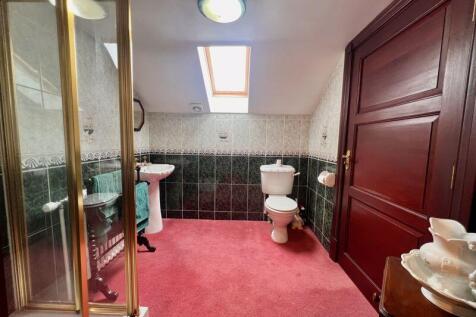 Upstairs Ensuite