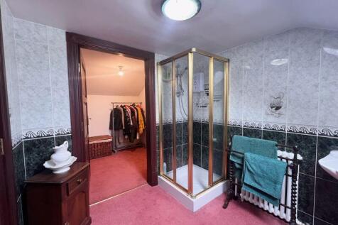 Upstairs Ensuite
