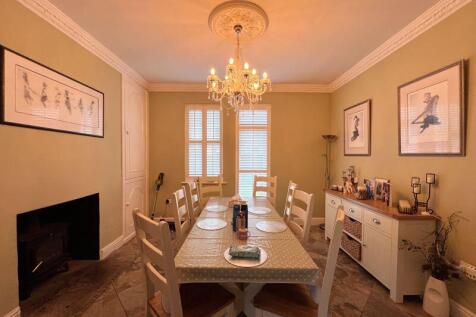 13 - Dining Room