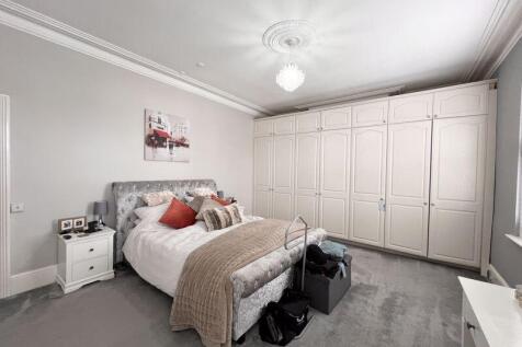 17 - Bedroom 1