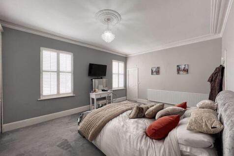 19 - Bedroom 1