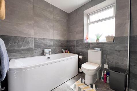 27 - First Floor Bathroom