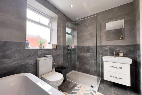 28 - First Floor Bathroom