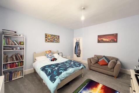 32 - Bedroom 2