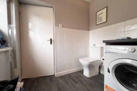 42 - Downstairs WC